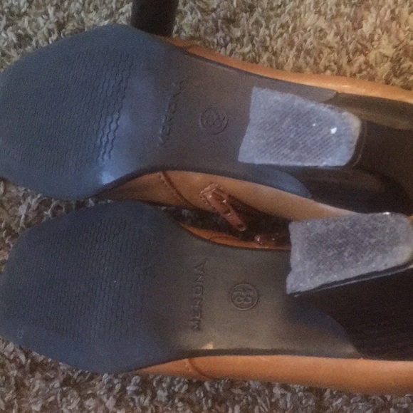 Boots - Picture 4 of 4